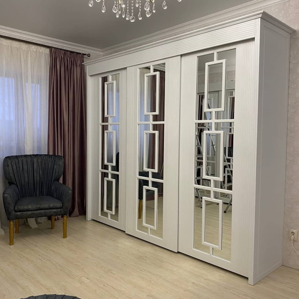 shkaf-kupe-v-gostinuyu-na-zakaz-ot-proizvoditelya-405-foto-1 shkaf-kupe-v-gostinuyu-na-zakaz-ot-proizvoditelya-405-foto-1