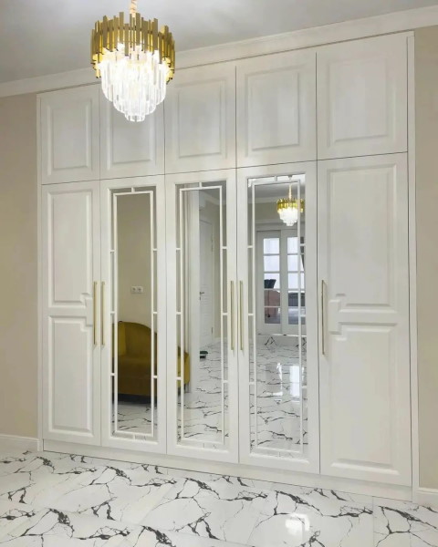 shkaf-raspashnoj-s-zerkalom-na-zakaz-ot-proizvoditelya-393-foto-2 shkaf-raspashnoj-s-zerkalom-na-zakaz-ot-proizvoditelya-393-foto-2